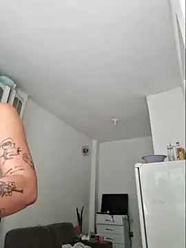 Snapshot of luuhcat09 chatting on November 14, 2025, 7:01 pm luuhcat09 online show from November 14, 2025, 7:01 pm