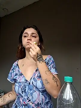 Snapshot of luuhcat09 chatting on November 24, 2025, 6:51 pm luuhcat09 online show from November 24, 2025, 6:51 pm