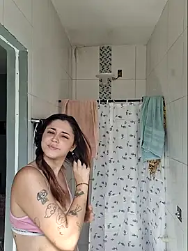 Snapshot of luuhcat09 chatting on December 15, 2025, 11:58 am luuhcat09 online show from December 15, 2025, 11:58 am