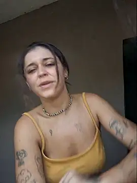 Snapshot of luuhcat09 chatting on January 15, 2026, 4:33 pm luuhcat09 online show from January 15, 2026, 4:33 pm