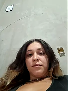 Snapshot of luuhcat09 chatting on February 12, 2026, 4:13 pm luuhcat09 online show from February 12, 2026, 4:13 pm