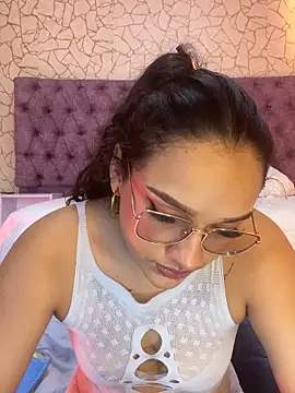 EMILYY FOXY online show from June 13, 2026, 7:01 pm
