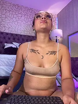 EMILYY FOXY online show from June 15, 2026, 7:05 pm