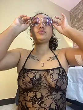 EMILYY FOXY online show from July 25, 2026, 8:39 pm