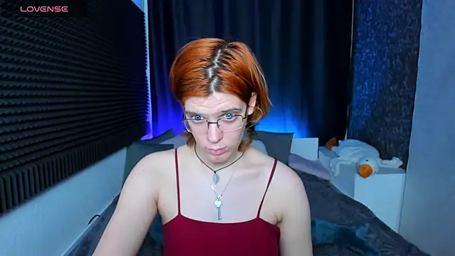 KIKI Krash online show from December 3, 2024, 7:33 pm