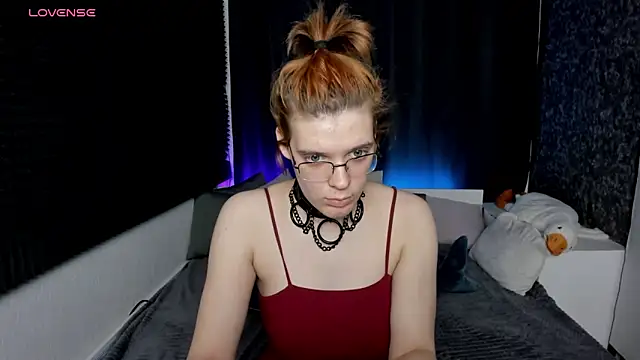 KIKI Krash online show from December 6, 2024, 1:33 pm