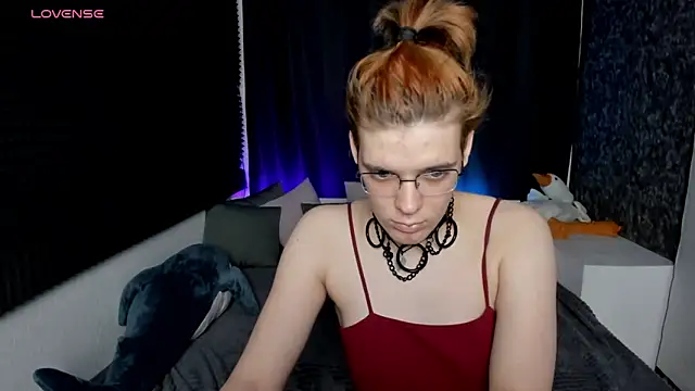 KIKI Krash online show from December 6, 2024, 4:38 pm