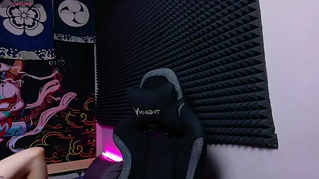 KIKI Krash online show from November 28, 2025, 10:07 am