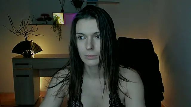 EricaPowers online show from December 12, 2024, 10:34 am