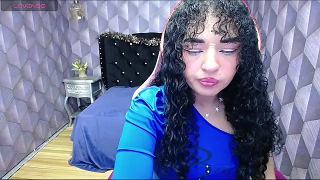 Sofiacowperx online show from December 19, 2024, 2:24 pm