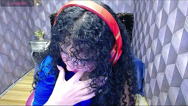 Sofiacowperx online show from December 19, 2024, 5:29 pm