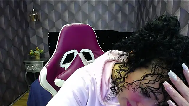 Sofiacowperx online show from January 15, 2025, 1:09 pm