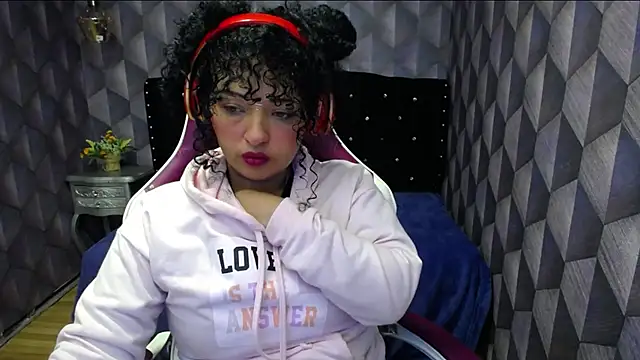 Sofiacowperx online show from January 15, 2025, 4:11 pm