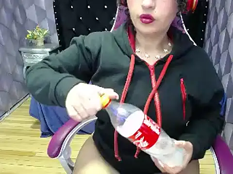 Sofiacowperx online show from January 16, 2025, 4:39 pm
