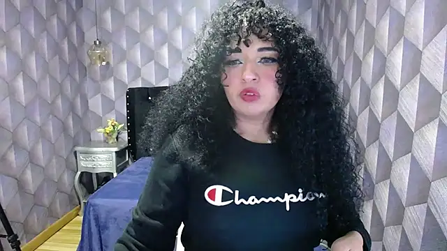 Sofiacowperx online show from February 11, 2025, 4:02 pm