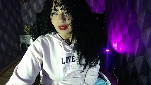 Sofiacowperx online show from February 24, 2025, 10:48 am