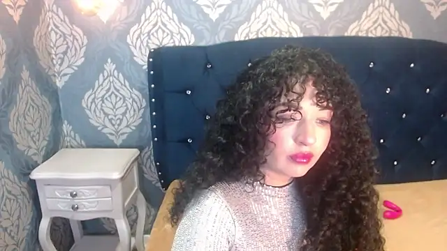 Sofiacowperx online show from November 14, 2025, 6:28 pm