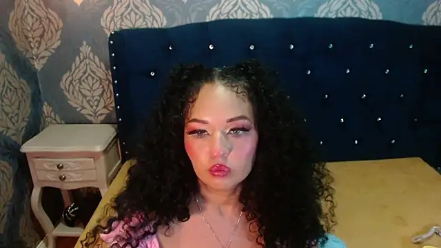 Snapshot of Sofiacowperx chatting on April 30, 2026, 8:57 pm Sofiacowperx online show from April 30, 2026, 8:57 pm