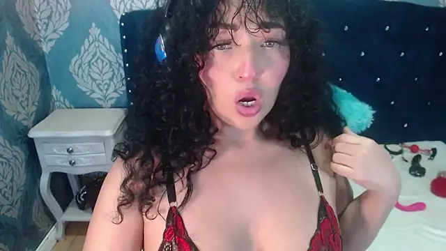 Sofiacowperx online show from June 18, 2026, 7:40 pm