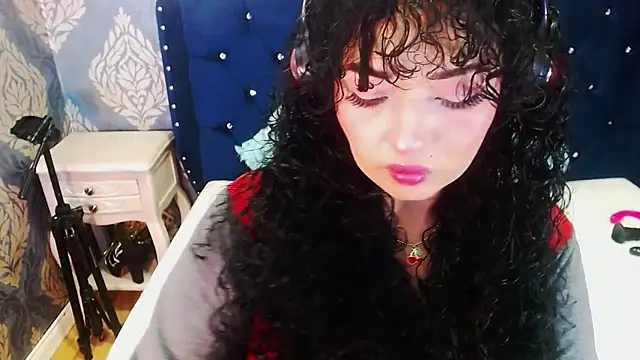 Sofiacowperx online show from June 26, 2026, 2:27 am