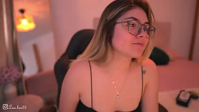 Lau Bee online show from November 12, 2025, 5:57 pm