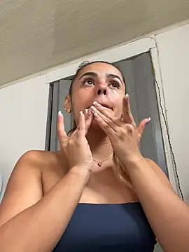 ZoeJohnsoon online show from October 30, 2025, 4:30 pm