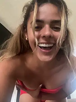 ZoeJohnsoon online show from November 24, 2025, 4:40 pm