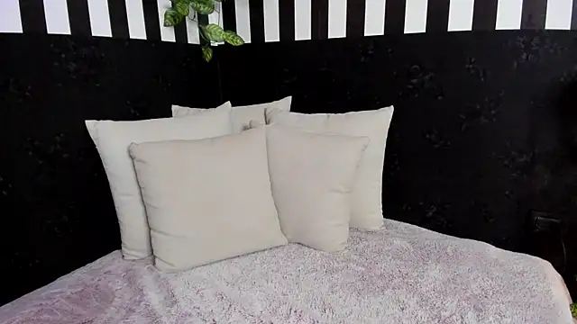 liz goth online show from July 1, 2026, 1:56 pm
