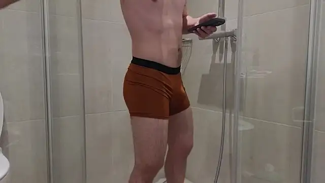 Snapshot of curlyboyy_ chatting on October 26, 2025, 10:04 pm curlyboyy online show from October 26, 2025, 10:04 pm