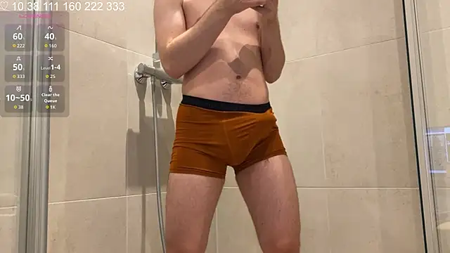 Snapshot of curlyboyy_ chatting on October 30, 2025, 9:15 pm curlyboyy online show from October 30, 2025, 9:15 pm