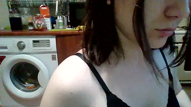 MikaKors online show from February 13, 2025, 12:32 pm