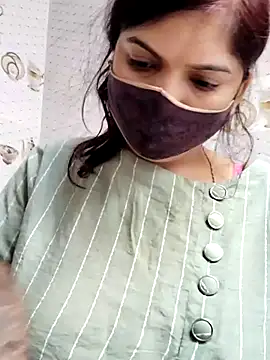 illay love online show from March 3, 2025, 9:44 am