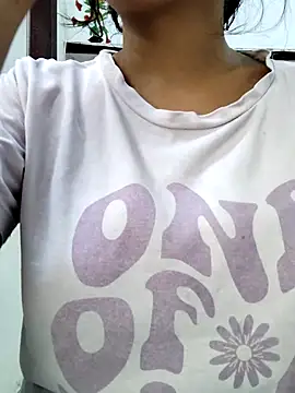 Snapshot of illay_love chatting on September 24, 2025, 5:55 am illay love online show from September 24, 2025, 5:55 am