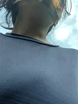 Snapshot of illay_love chatting on October 6, 2025, 3:37 am illay love online show from October 6, 2025, 3:37 am