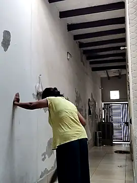 Snapshot of illay_love chatting on October 12, 2025, 4:33 am illay love online show from October 12, 2025, 4:33 am