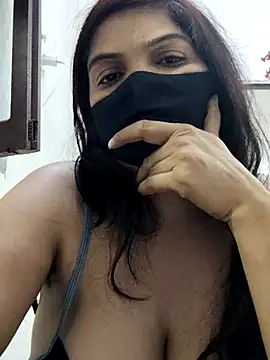 Snapshot of illay_love chatting on October 26, 2025, 5:52 pm illay love online show from October 26, 2025, 5:52 pm