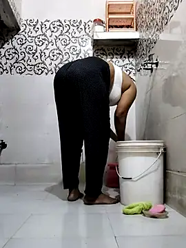 Snapshot of illay_love chatting on October 28, 2025, 6:06 am illay love online show from October 28, 2025, 6:06 am