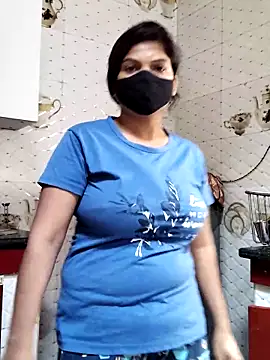 Snapshot of illay_love chatting on November 18, 2025, 5:01 am illay love online show from November 18, 2025, 5:01 am