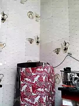 Snapshot of illay_love chatting on November 30, 2025, 6:28 am illay love online show from November 30, 2025, 6:28 am