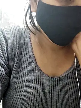 Snapshot of illay_love chatting on December 4, 2025, 4:59 pm illay love online show from December 4, 2025, 4:59 pm