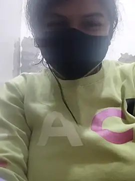 Snapshot of illay_love chatting on December 19, 2025, 5:25 am illay love online show from December 19, 2025, 5:25 am