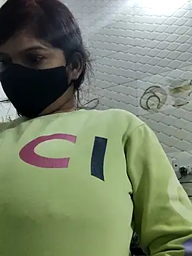 Snapshot of illay_love chatting on December 19, 2025, 5:31 pm illay love online show from December 19, 2025, 5:31 pm