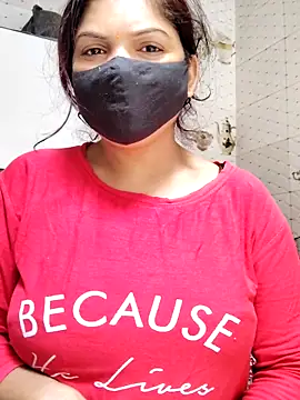 Snapshot of illay_love chatting on December 21, 2025, 6:09 am illay love online show from December 21, 2025, 6:09 am