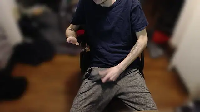 Snapshot of MrKingDick607 chatting on January 17, 2026, 9:36 am MrKingDick607 online show from January 17, 2026, 9:36 am