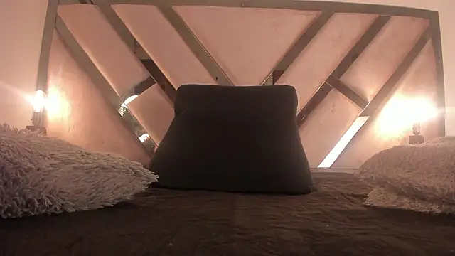 Sophia Lemos online show from February 2, 2026, 1:54 pm