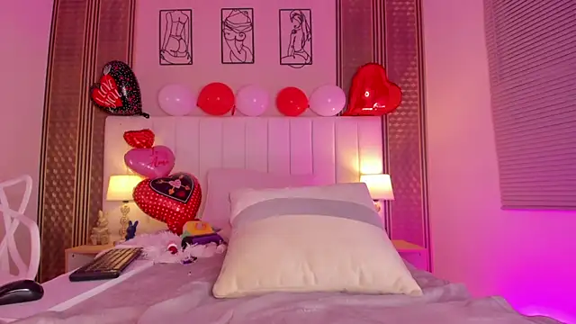 zoe sky  online show from September 20, 2025, 11:50 pm