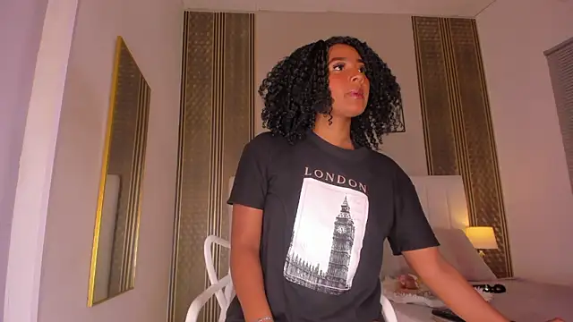 zoe sky  online show from February 21, 2026, 11:33 am