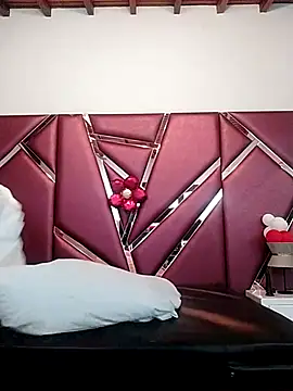 Adel Nesbiit online show from February 18, 2025, 7:19 pm