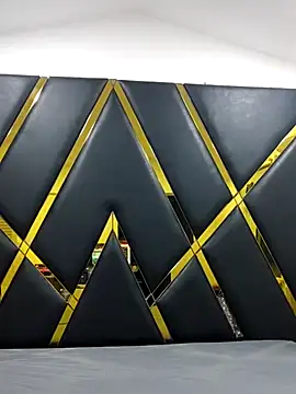 Adel Nesbiit online show from October 12, 2025, 10:03 am