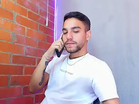 Snapshot of Leandro_valenzuela chatting on October 2, 2025, 6:04 pm Leandro valenzuela online show from October 2, 2025, 6:04 pm